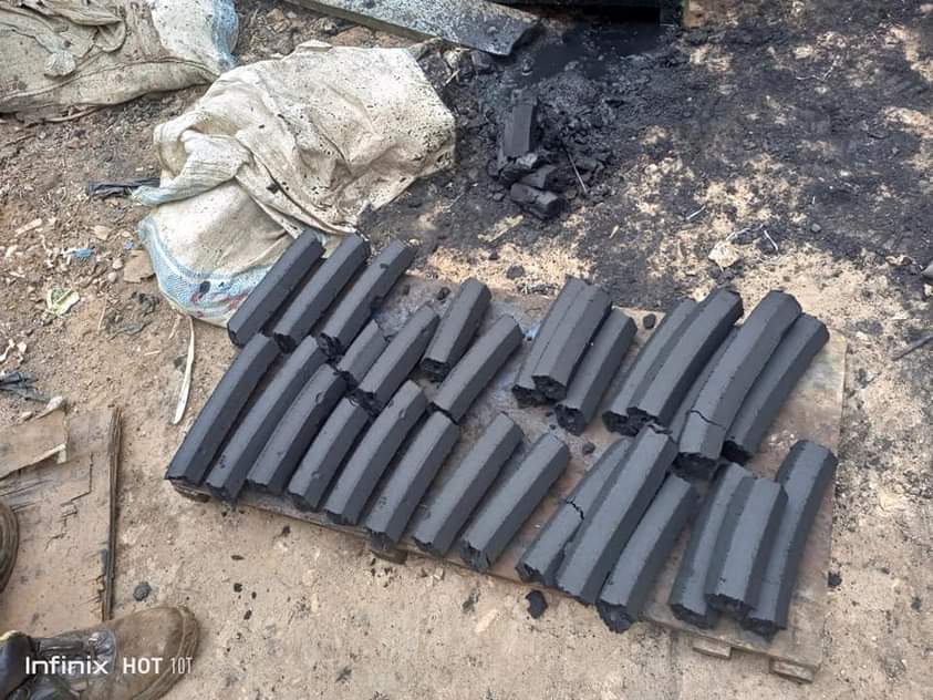 A picture of BRIQUETTES MACHINE WHATSAPP 0776961667