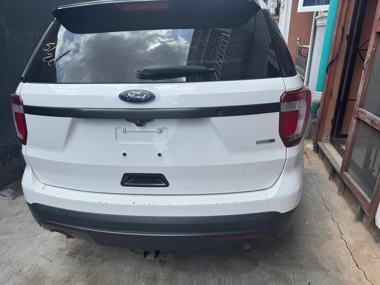 A picture of 2016 Ford explore