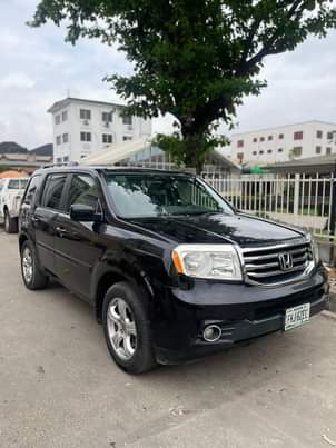 A picture of Honda Pilot 2013