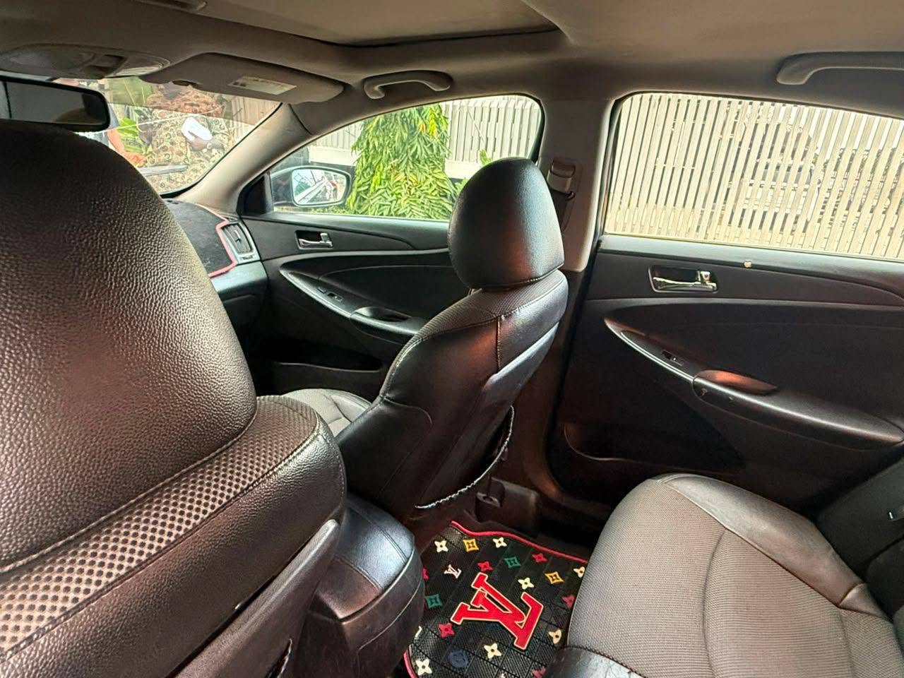 A picture of Hyundai sonata