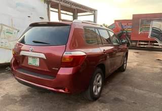 A picture of Toyota Highlander 08