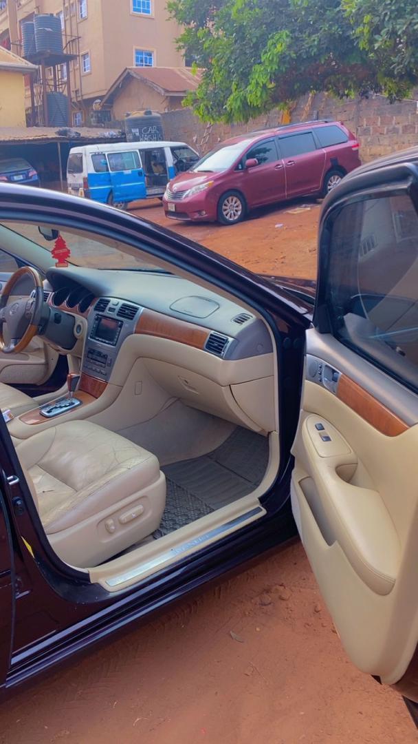 A picture of 2005 ES330 lexus
