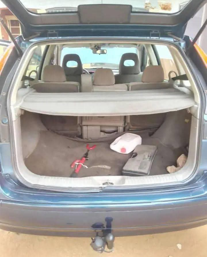 A picture of Nissan Almera.. working perfectly fine..non negotiable