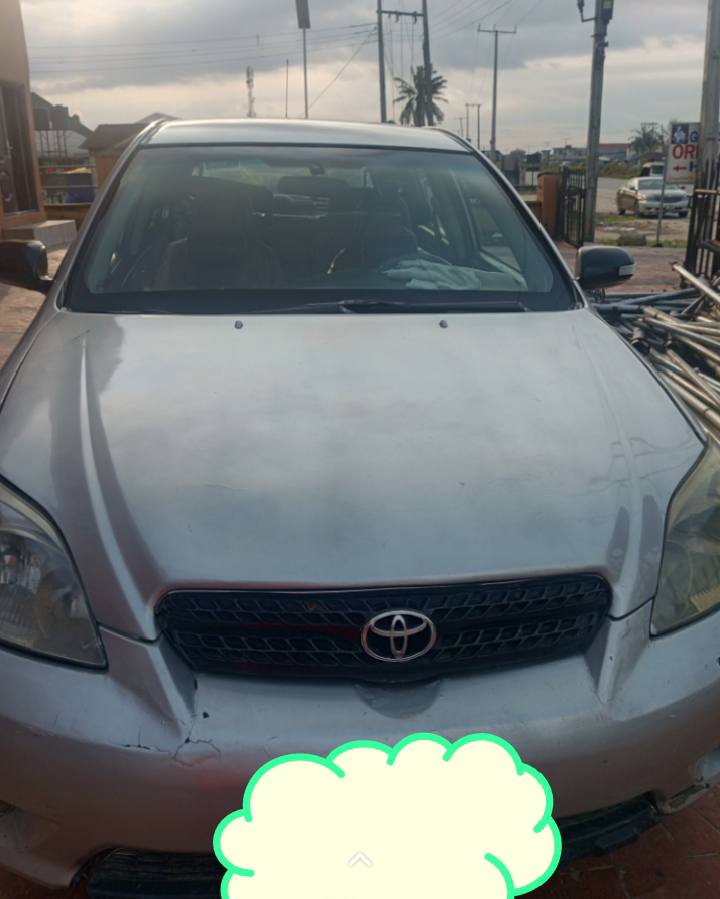 A picture of Toyota matrix