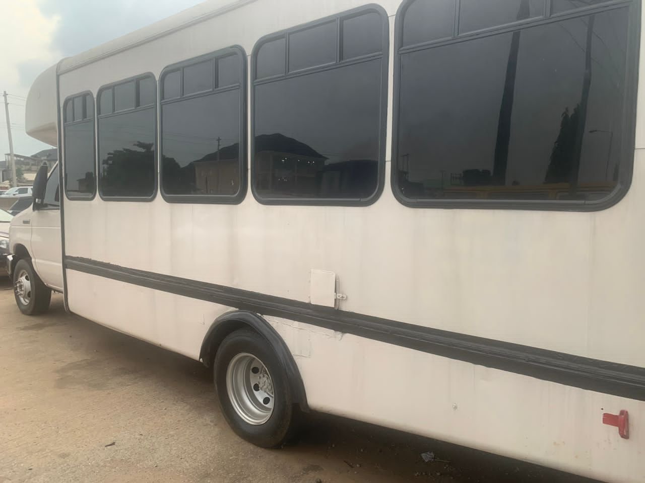 A picture of 2010 Ford E 450