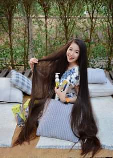 A picture of zafran hair oil