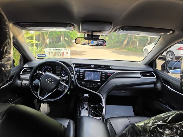 A picture of Toyota Camry SE 2018
