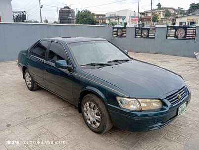 A picture of Toyota Camry 2001