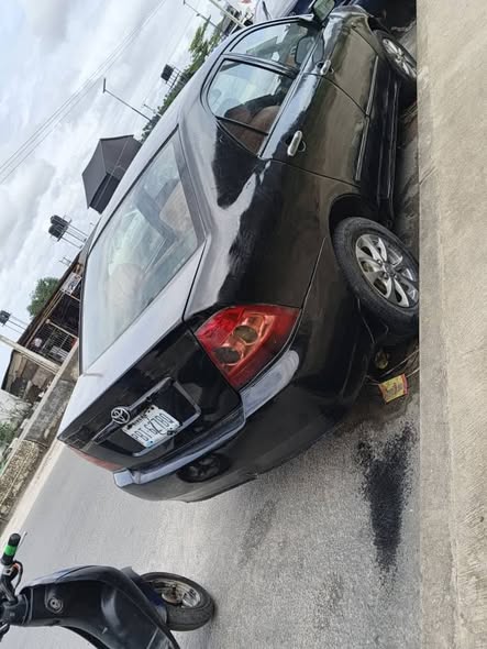 A picture of DISTRESS OWNER NEEDS MONEY NOW 05 TOYOTA COROLLA WITH SOUND