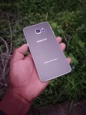A picture of Samsung s6edge 0718793493