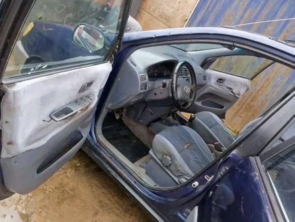 A picture of Mm Belgium grade Toyota picnic untampered engine untampered manual gear