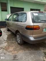 A picture of Toyota sienna very neat