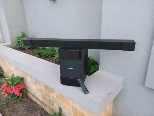 A picture of sound bar altop