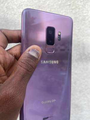 A picture of Samsung s9 