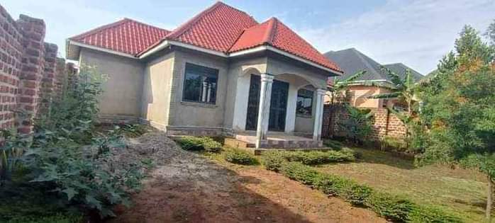 A picture of HOUSE FOR SALE IN MUKONO 70M UHX 3bedrooms 2bathrooms 2quarters