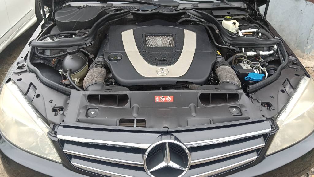 A picture of C300 Mercedes Benz