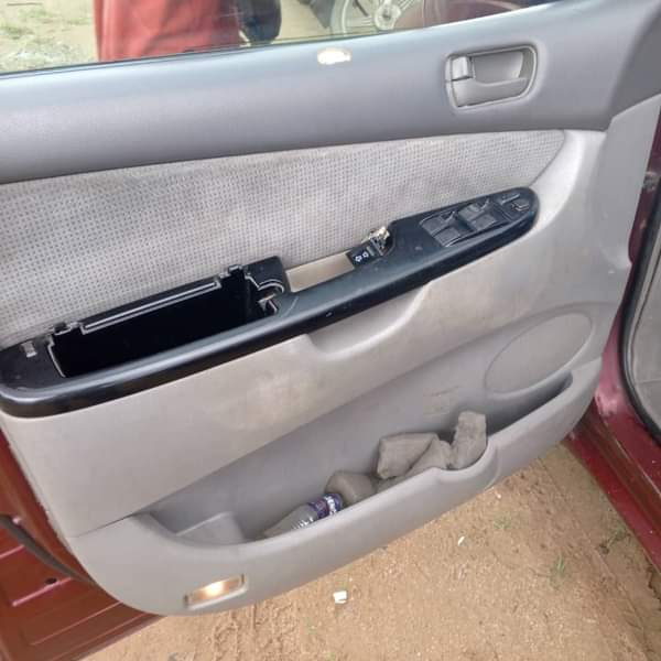 A picture of SIENNA FOR SALE Engine has small top noise Smooth gear