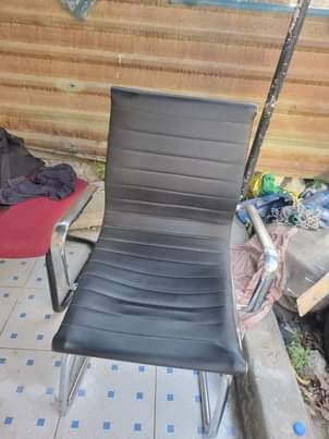A picture of Furniture used za ofisini
