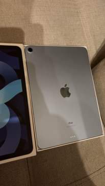 A picture of Apple iPad Air 4