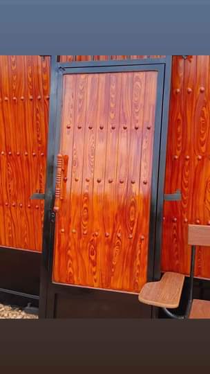 A picture of Aluminium and stainless Steel