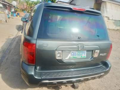 A picture of Honda pilot