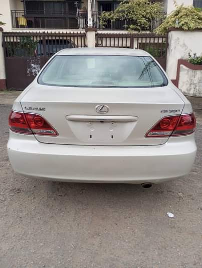 A picture of Lexus es330 for sale dm serious buyers