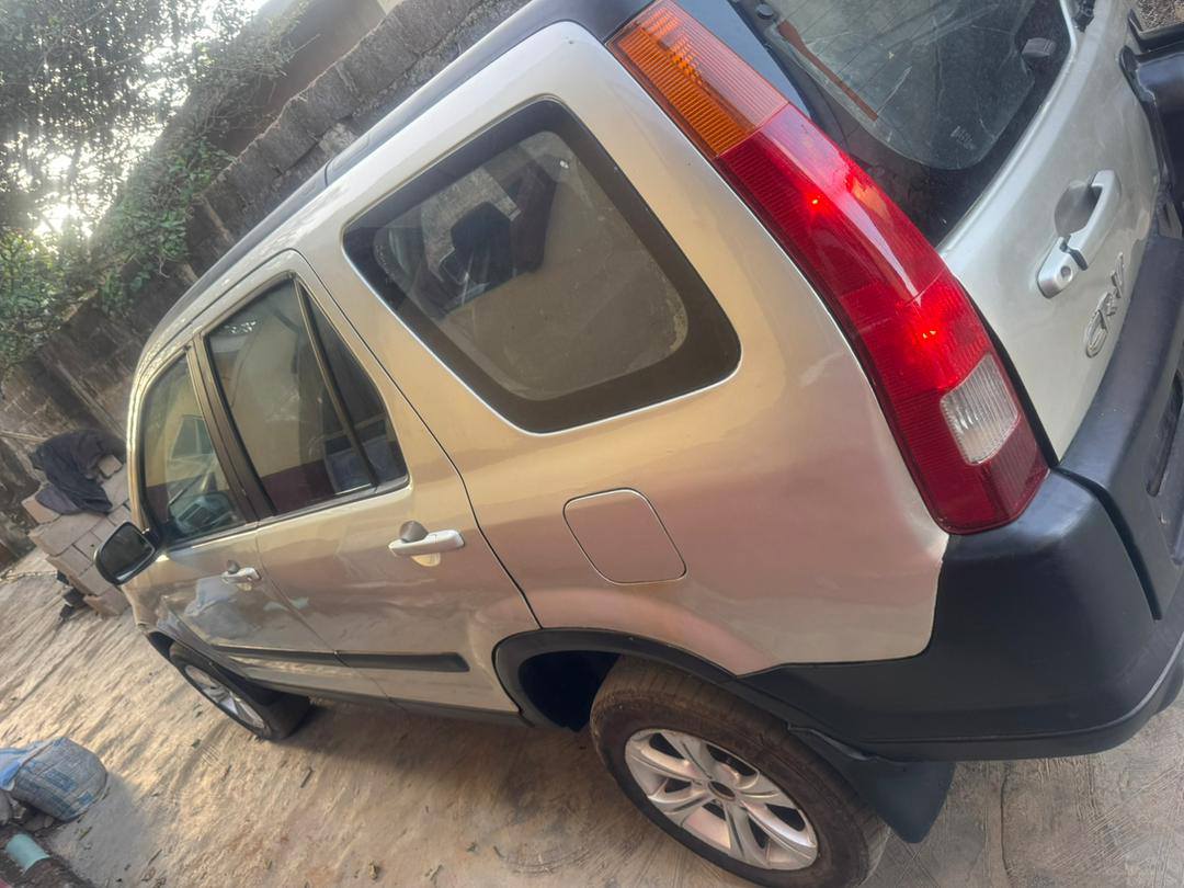 A picture of Honda Crv 2004