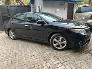 A picture of Toyota Camry SE 2013