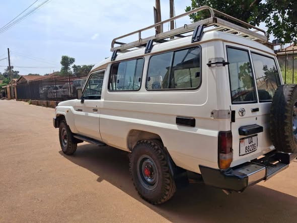A picture of LAND CRUISER HARD TOP