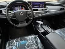 A picture of FOREIGN USED 2019 LEXUS ES350