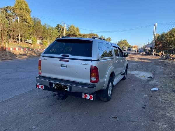 used toyota hilux