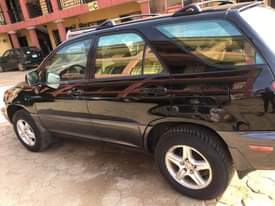 A picture of Lexus Rx300