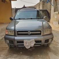 A picture of Nissan Pathfinder 2004 platinum edition first body pan