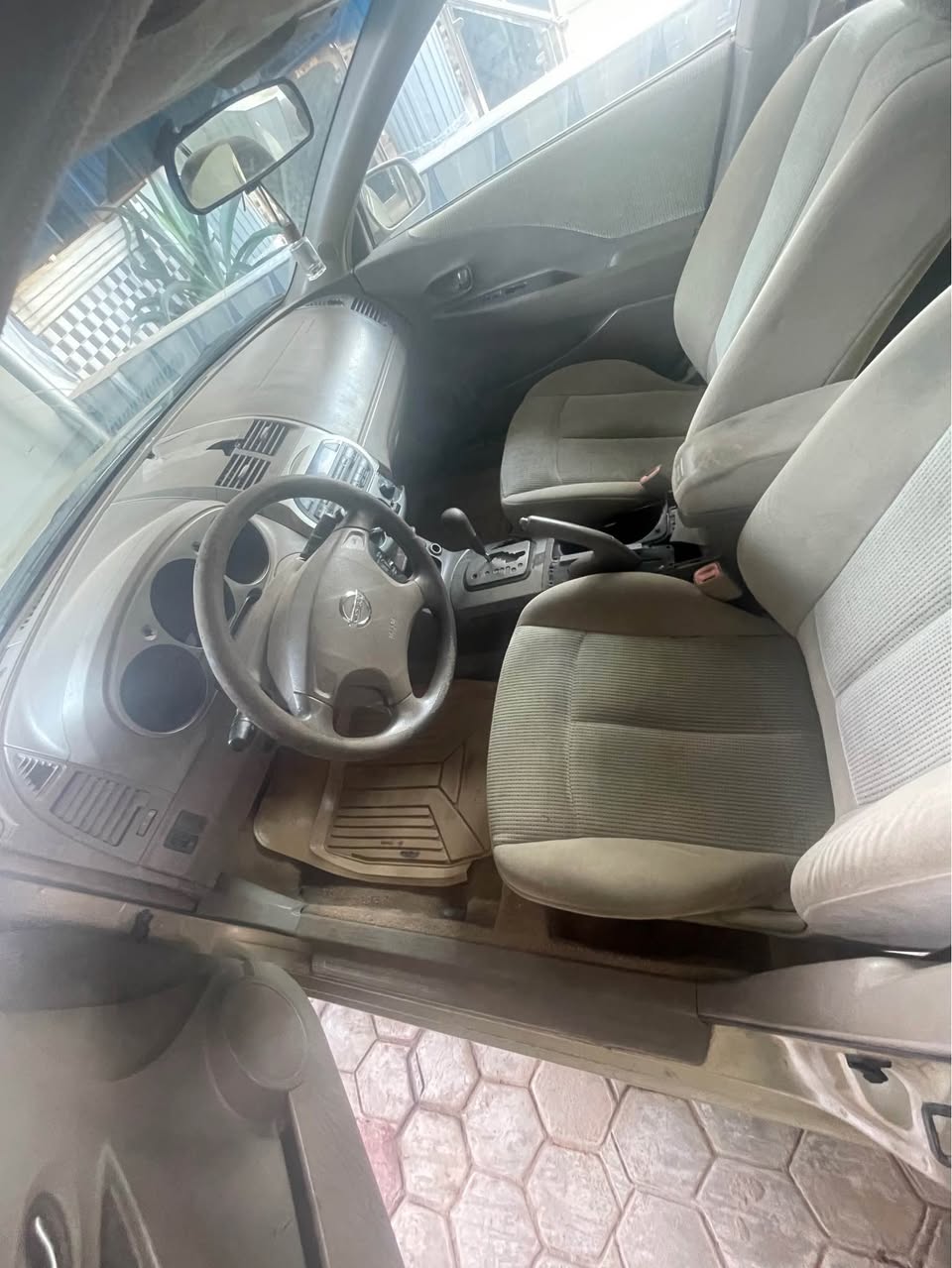 A picture of 2003 Registered Nissan Altima