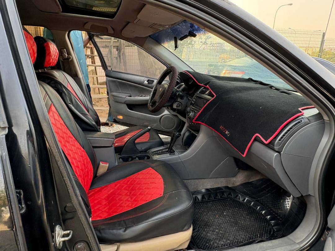 A picture of 2005 Honda Accord