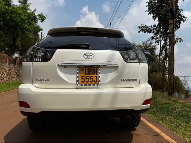 A picture of  36.5M Toyota Harrier model 2007 0705176582.