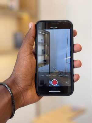A picture of Iphone x gb64 O6I2O4IO5O