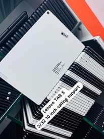 A picture of Selling all different types of phones in box me for