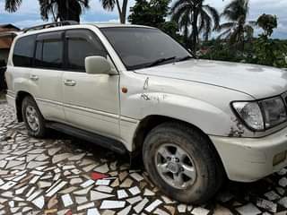 A picture of Landcrusier v8 petrol