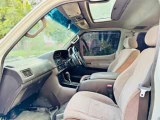A picture of Hiace custom inatumia mafuta na gesi 