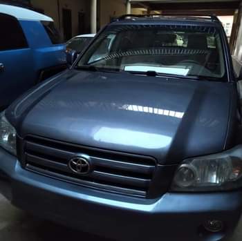 A picture of Tokunbo 2006 Toyota Highlander with 3seat.