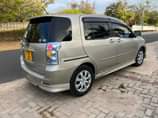 A picture of Toyota raum