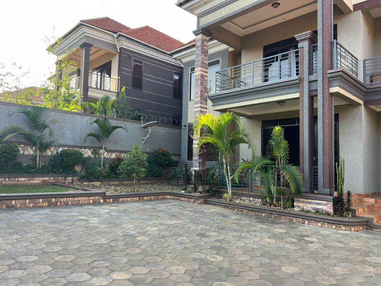 A picture of House for sale in Kisasi at 650M