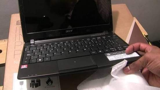 A picture of Laptop mpya accer Aspire one 722