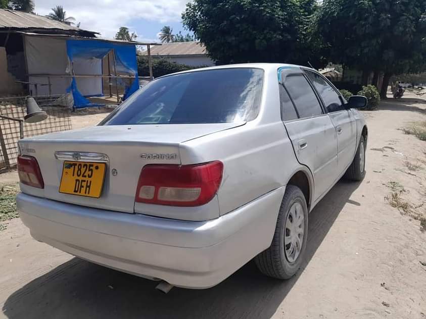 A picture of TOYOTA CARINA TI 5A 1490 CC BEI 7 7 MIL