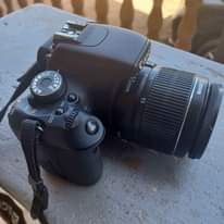 A picture of Canon EOS 600D with it s lens at Ugx 1.8m