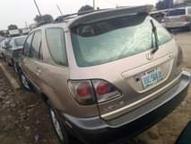A picture of Lexus 300