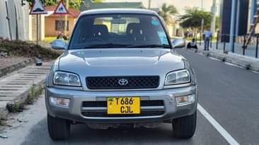A picture of TOYOTA RAV4 BEI MILIONI 13