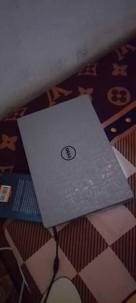 A picture of Inspiron dell 7th generation