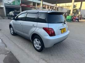 A picture of 2004 Toyota ist for sale